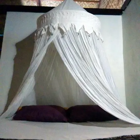 Pantai Paris Homestay Maumere Exterior photo