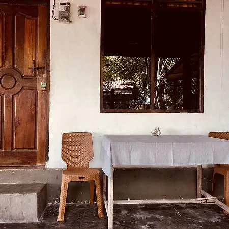 Pantai Paris Homestay Maumere Exterior photo