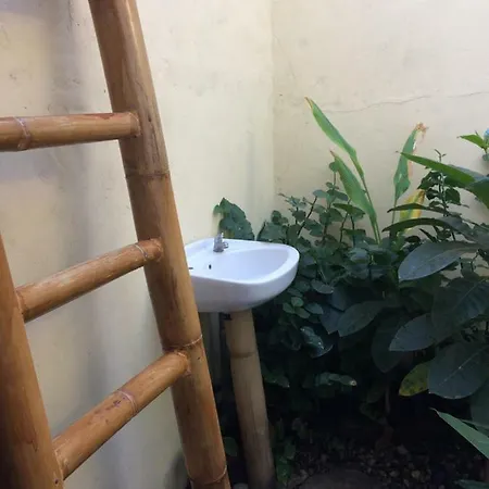 Pantai Paris Homestay Maumere Exterior photo